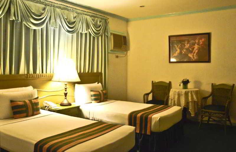 Villa Margarita Hotel Davao City Extérieur photo