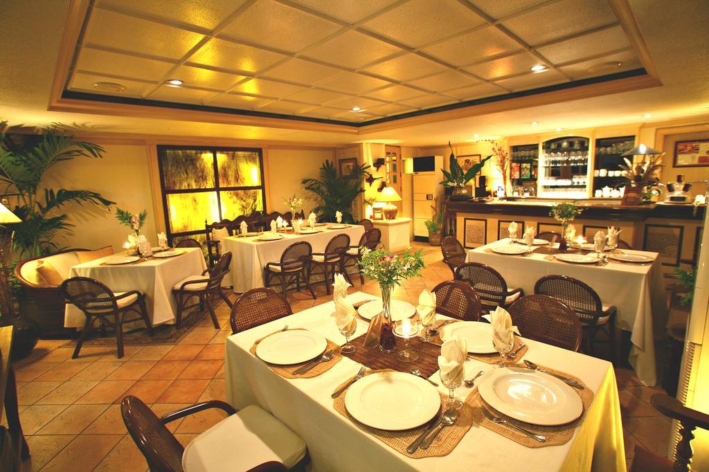 Villa Margarita Hotel Davao City Extérieur photo